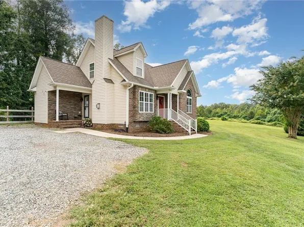 505 Dogwood Acres Ln, Madison, NC 27025