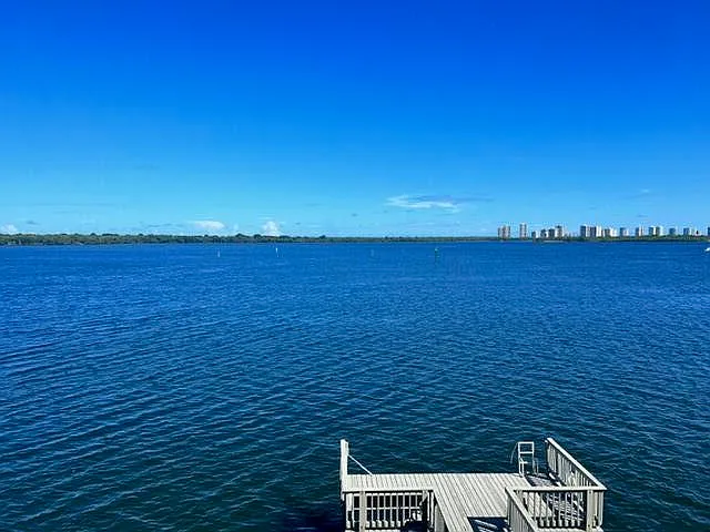 52 Yacht Club Dr #308