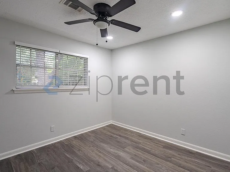 15443 Blackhawk Blvd — Photo 25