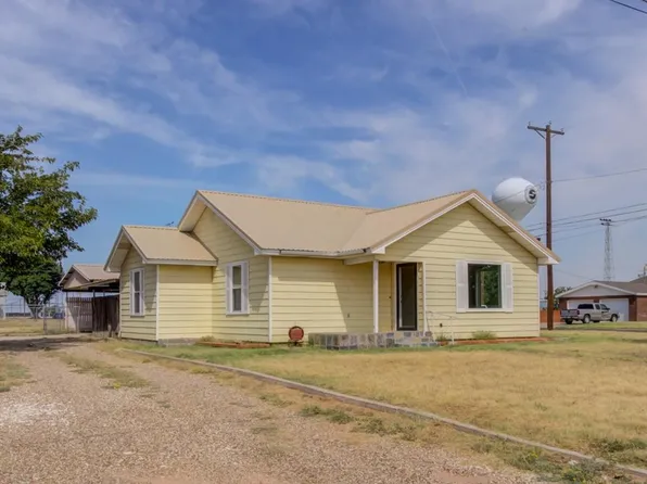 411 NW 3rd St, Seminole, TX 79360