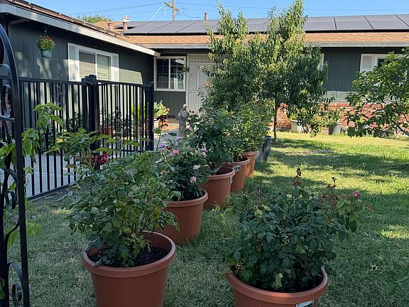4th image of 249 E Los Felis Ave