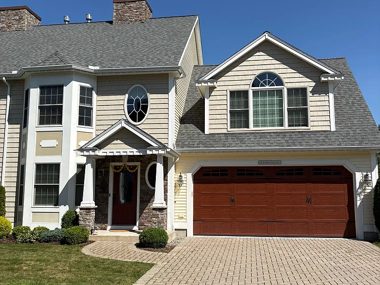 46 Yorkshire Dr — Photo 1