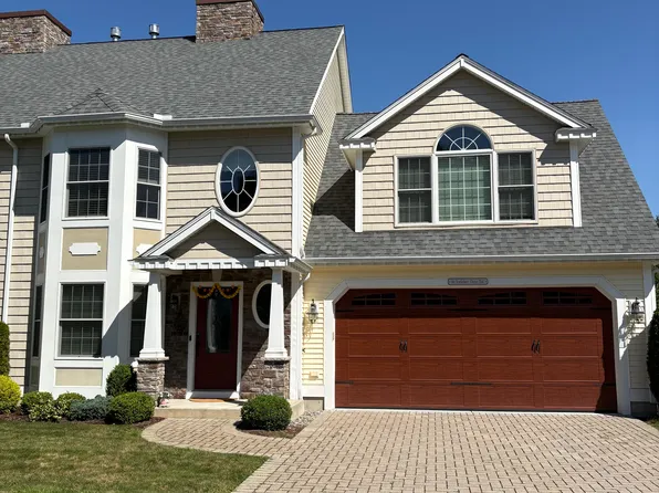 46 Yorkshire Dr, Tewksbury, MA 01876