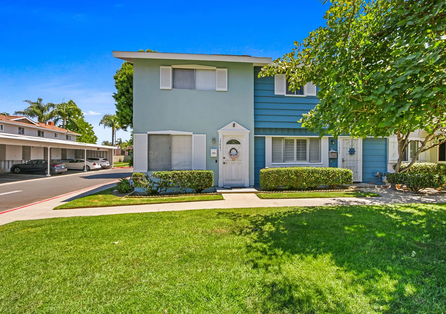 Live the Coastal Dream in Huntington Beach Modern 2-Bedroom End-Unit Townhome — Photo 1