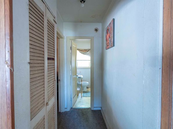 wichita-kansas-443187045 picture