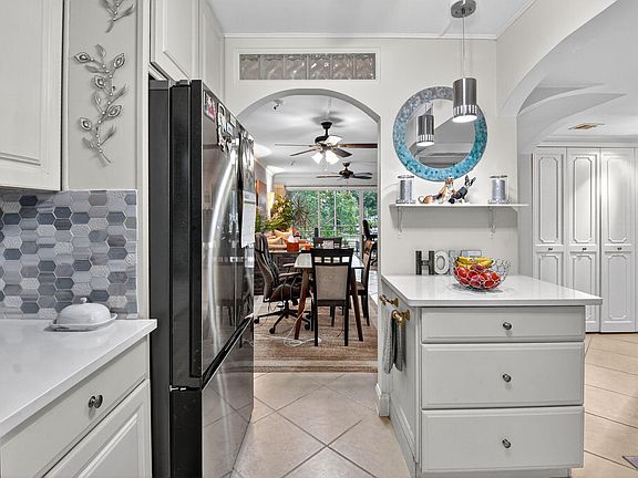 5th image of 769 Jeffery Street #2-203