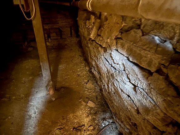 4th image of 211 2nd St