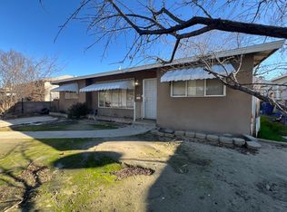 1012 R St, Bakersfield, CA 93304