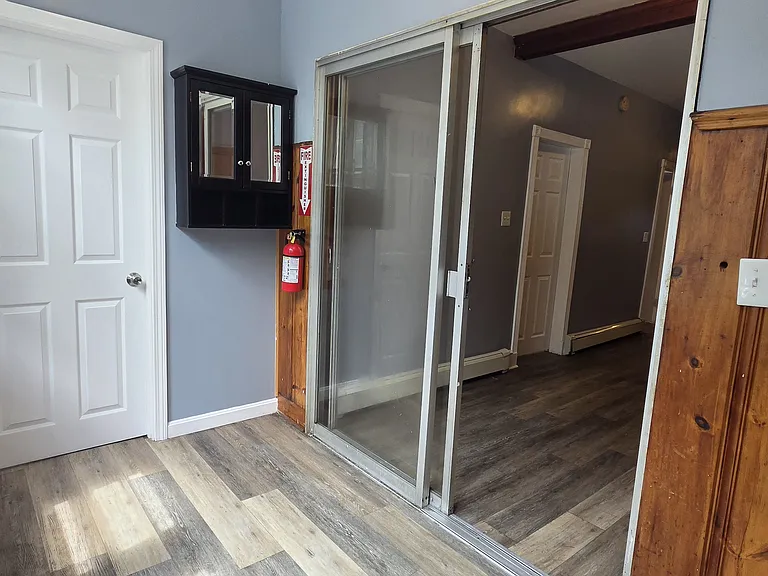 541 Bennington St #1 — Photo 18