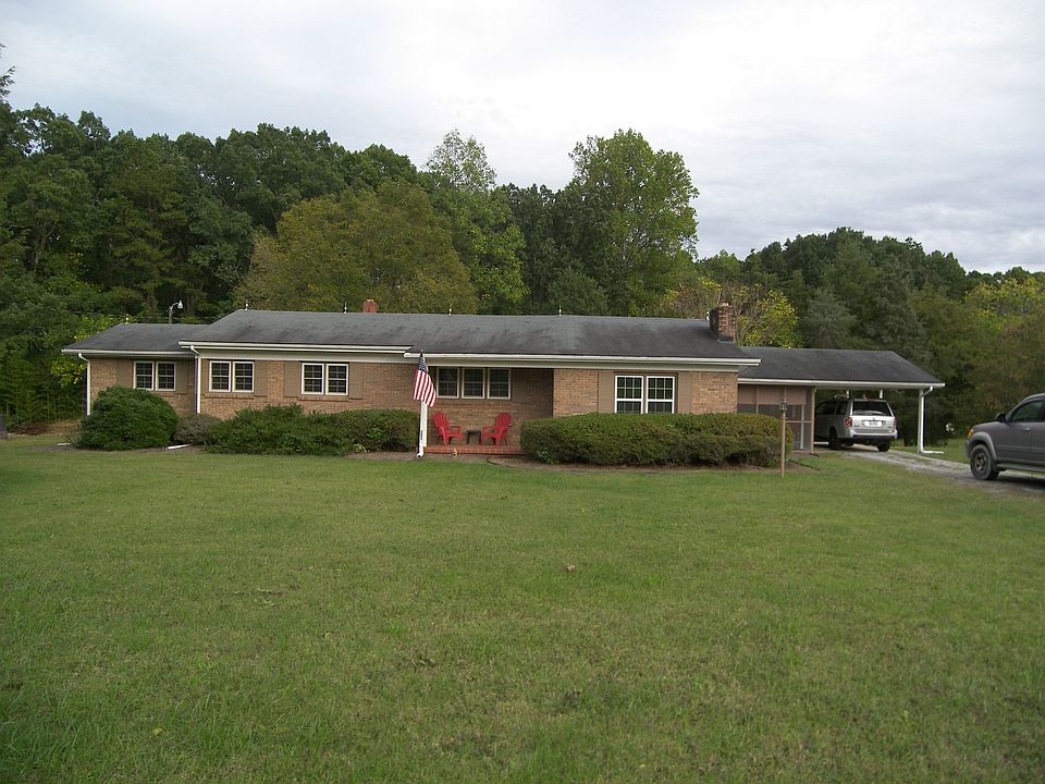 3BD/2BA brick ranch, big lot