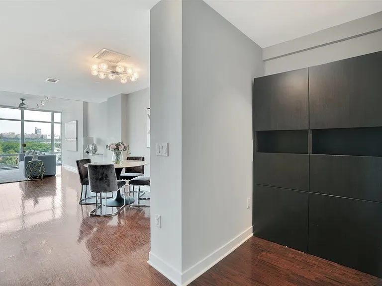 100 Thompson Ln #4D — Photo 12