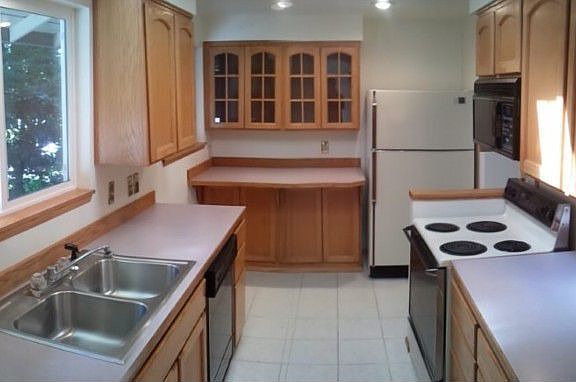 Spacious Kitchen with lots of light