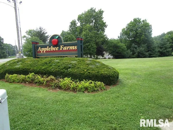 1 Wadsworth Dr, Jacksonville, IL 62650