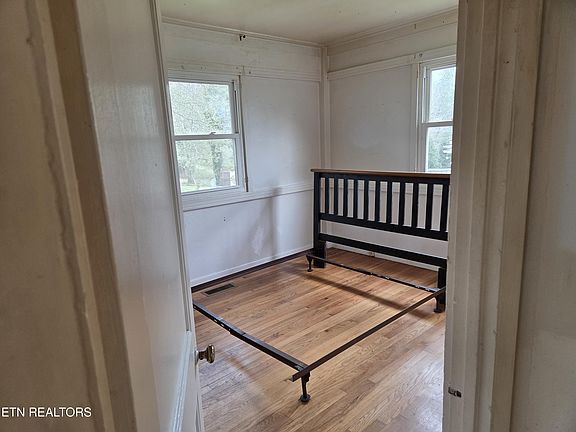 5th image of 111 Kingsley Rd