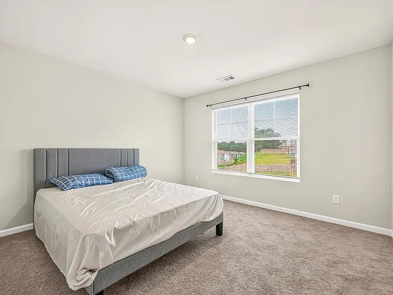 685 Highgrove Way — Photo 24