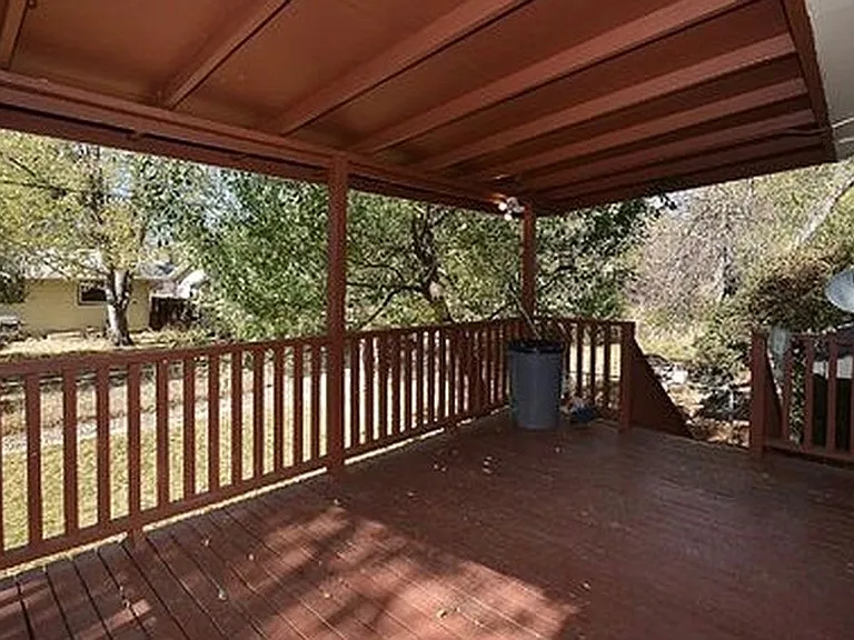 325 N Roosevelt Ave — Photo 29