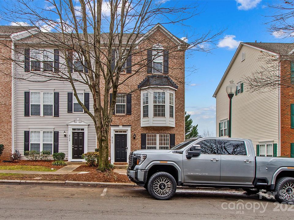 1st image of 9754 Blossom Hill Dr