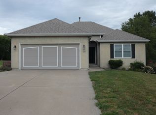 114 NW 90th Pl, Kansas City, MO 64155