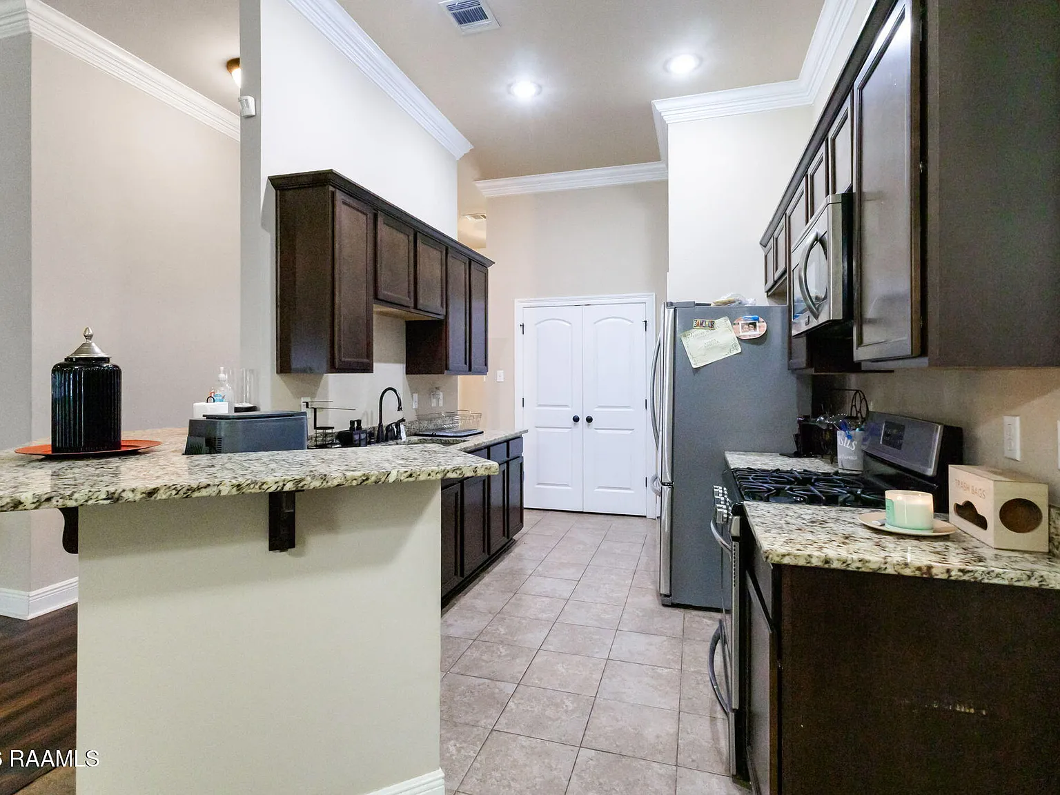 3 bed, 1770 sqft, $1,975 — Photo 3
