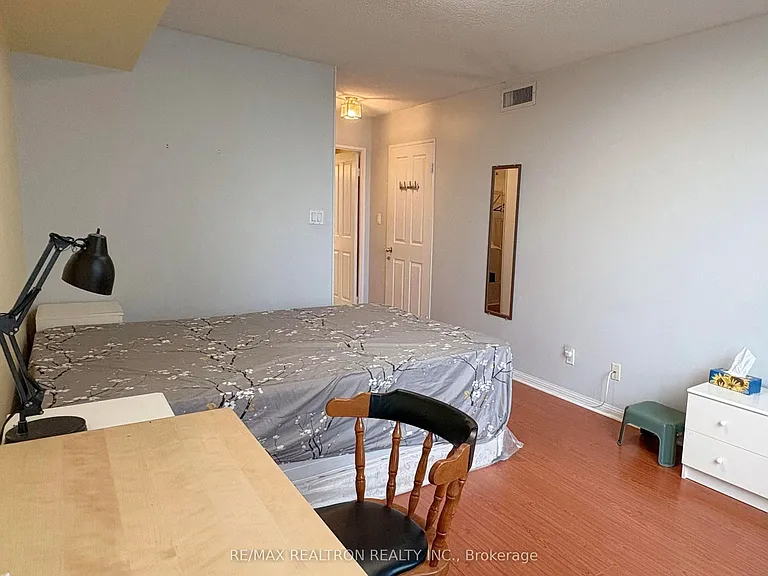 88 Corporate Dr #1708 — Photo 4