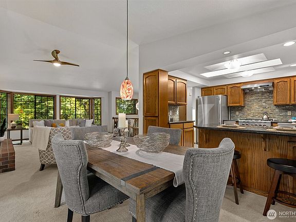 5th image of 7918 Bright Court SW