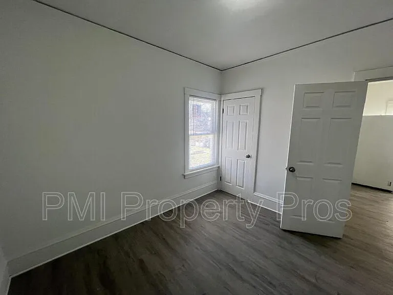 3284 N 30th St — Photo 18