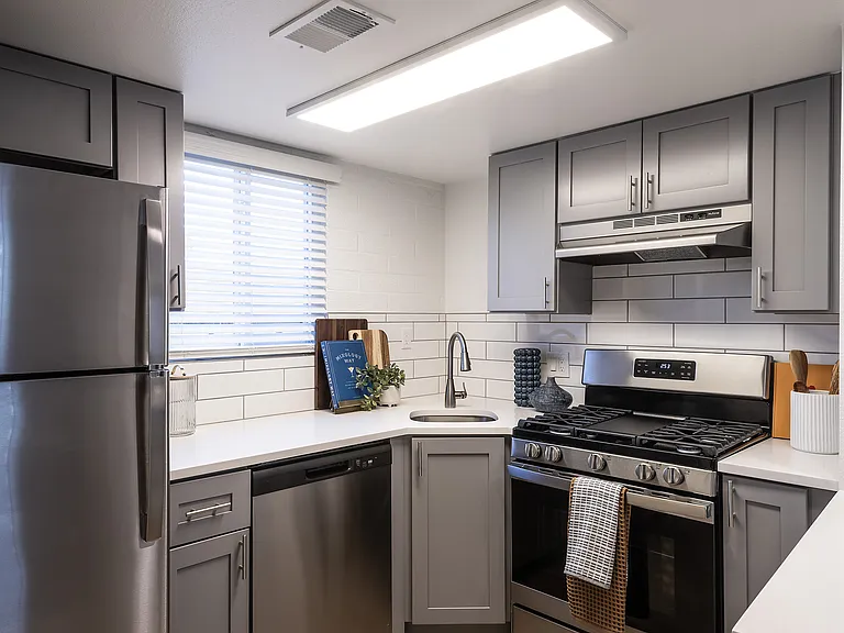 Kitchen & Appliances