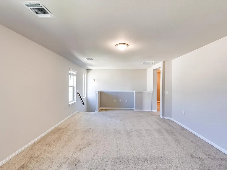 821 Falkland Trce — Photo 21