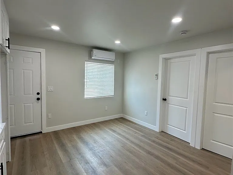 8939 Elizabeth Ave #E — Photo 5