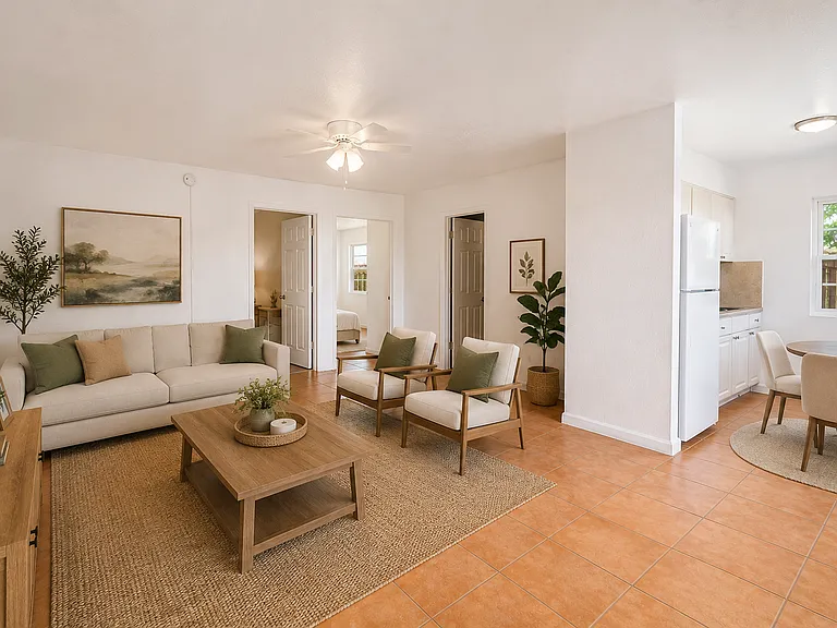 Pompano Gardens — Photo 16