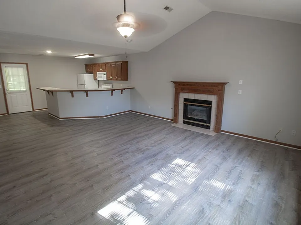 1316 Valley Creek Ln