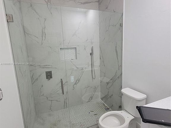5th image of 750 Gerald Ave