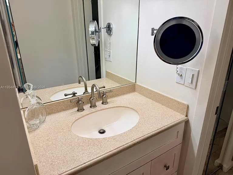 55 Ocean Lane Dr #1030 — Photo 6