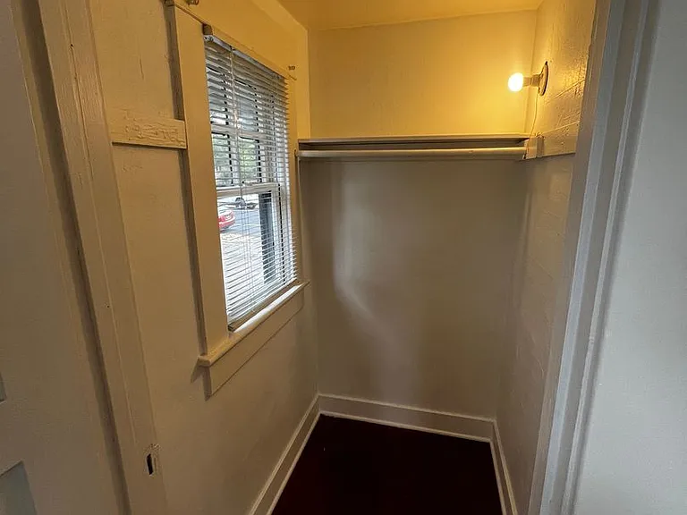 1108 Jackson St — Photo 5
