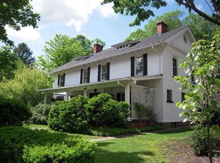 64 Maple St, Chagrin Falls, OH 44022