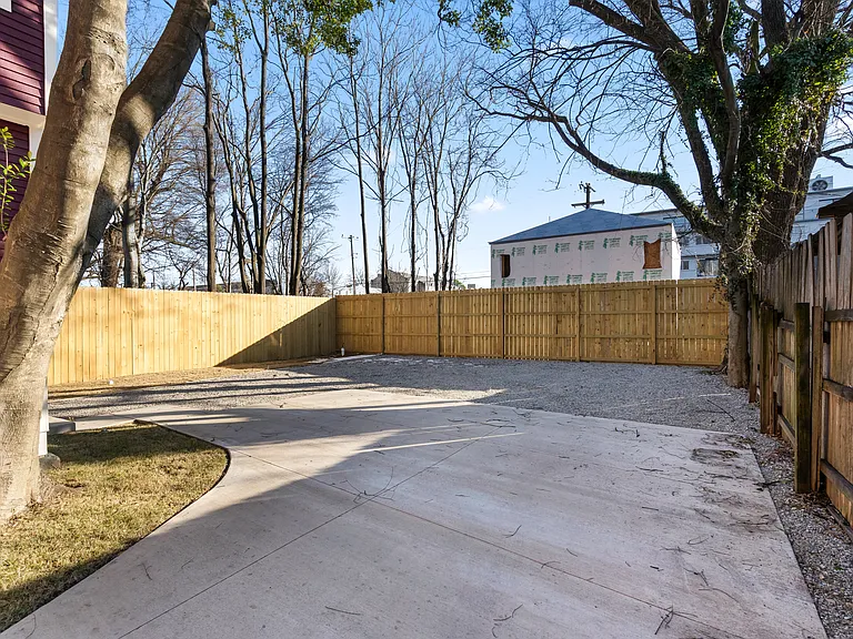 2161 Monroe Ave — Photo 24