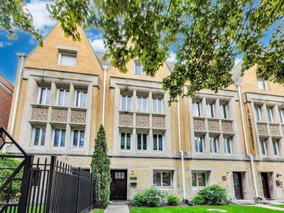 3215 S Calumet Ave, Chicago, IL, 60616