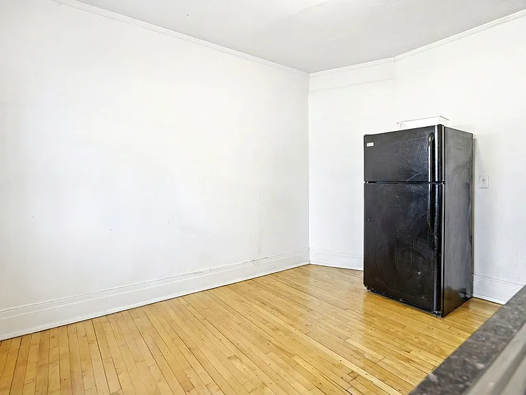 604 Holly — Photo 23