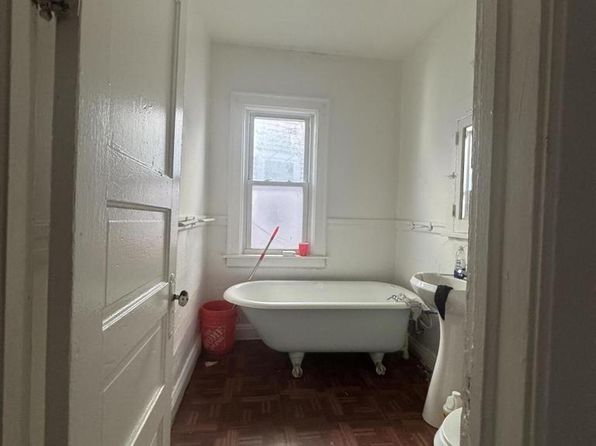 milwaukee-wisconsin-448377875 picture