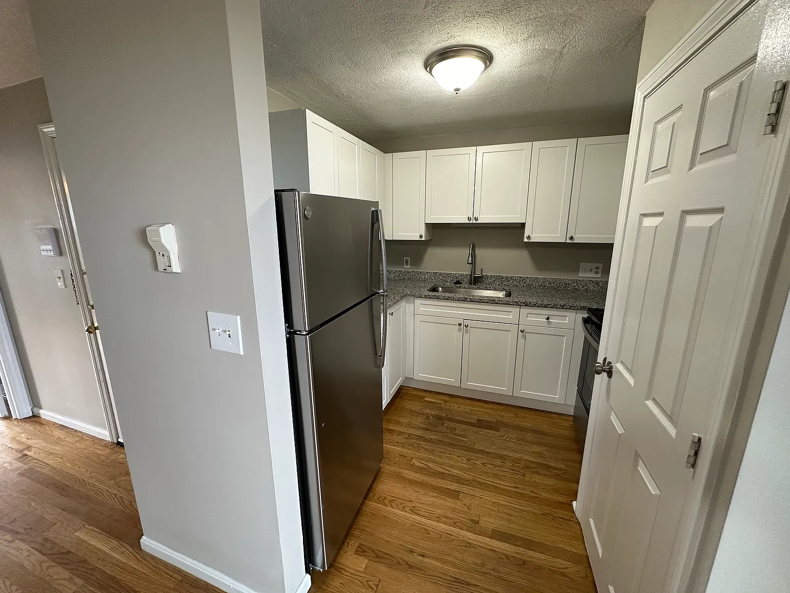 1 bed, 461 sqft, $2,200 — Photo 4