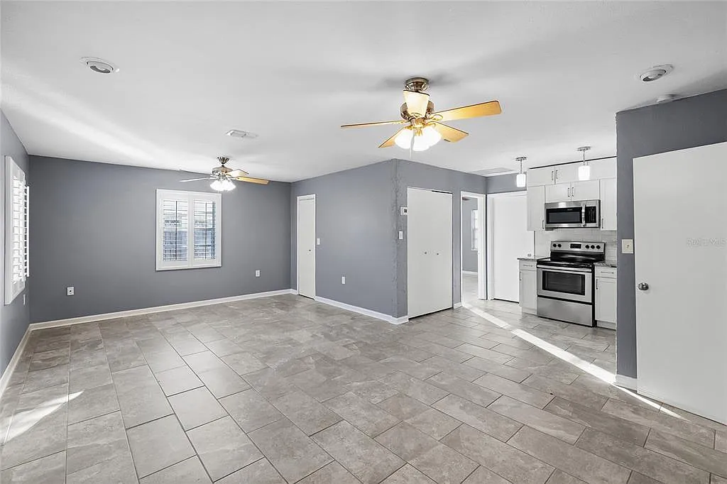 3 bed, 2.0 bath, 1156 sqft, $2,550 — Photo 3