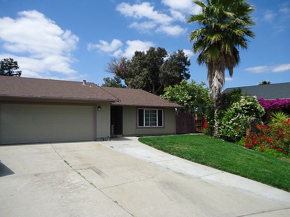 3rd image of 1251 Clayburn Ln