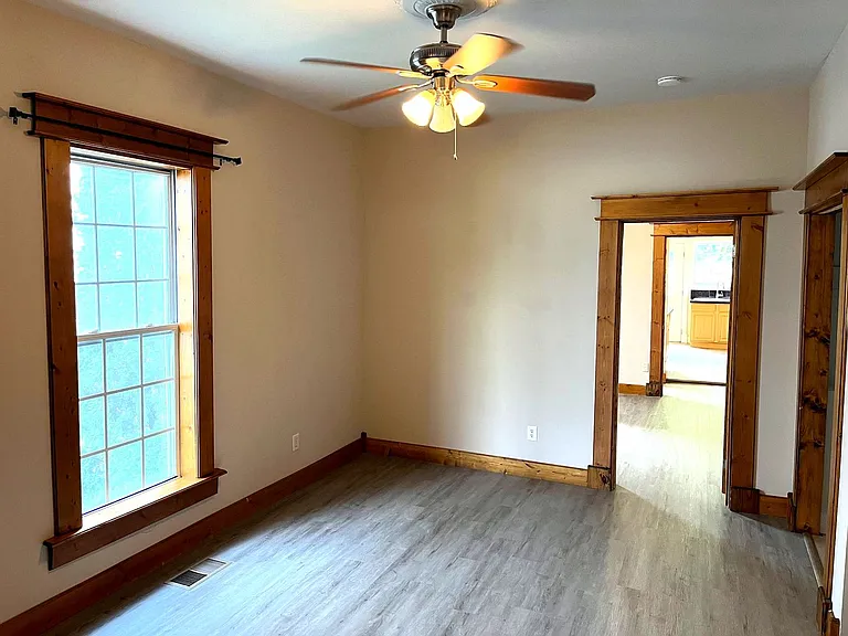 4805 Illinois Ave — Photo 4