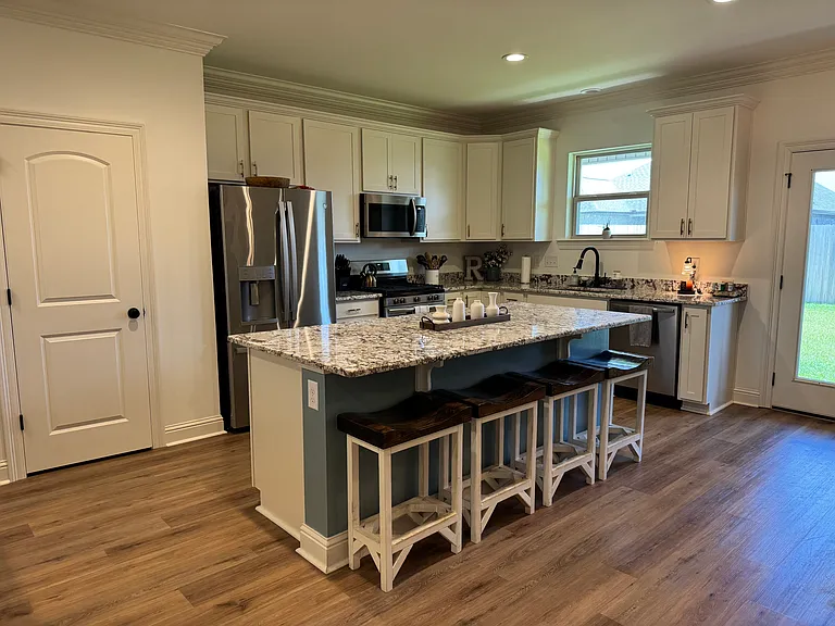 105 Gilded Ln — Photo 5