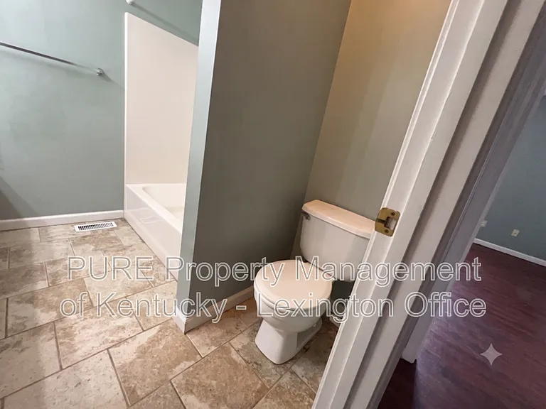 1100 Horsemans Ln #52 — Photo 9