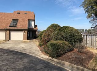 68 Sandie Point Ln, Portsmouth, VA 23701
