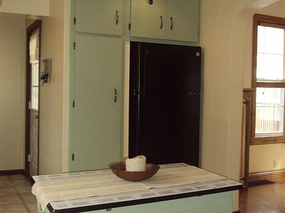 other side of kitchen