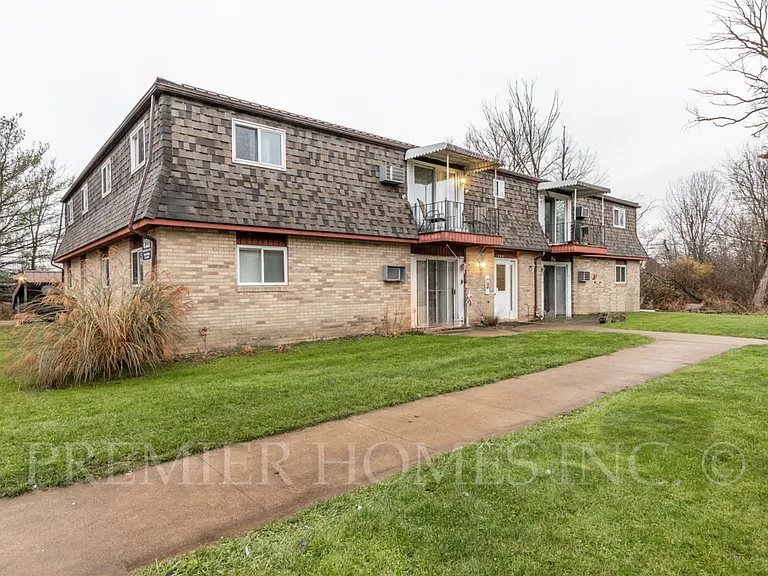 821 Constitution Ave #4 — Photo 4