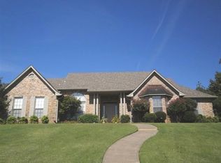 8701 Canopy Oaks Dr, Fort Smith, AR 72903