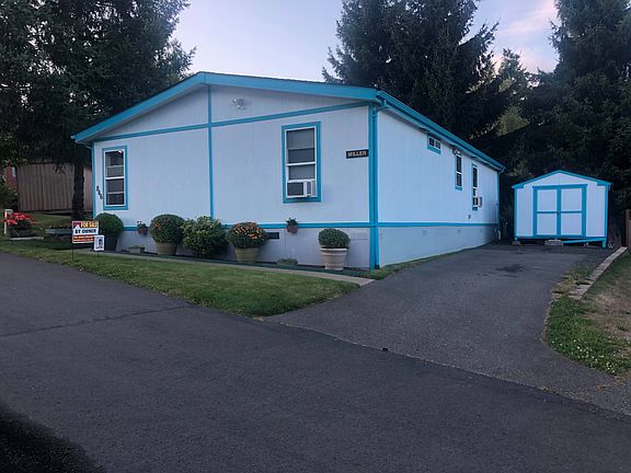 2nd image of 866 Mahogany Ln NW